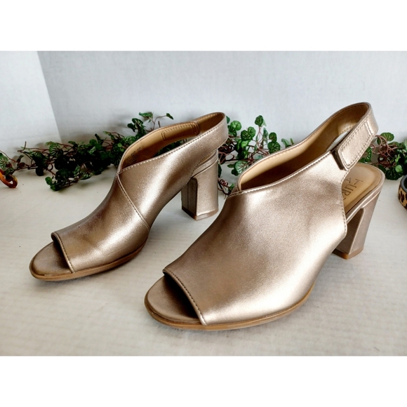 Preston sandal from Naturalizer - Picture 9 of 16